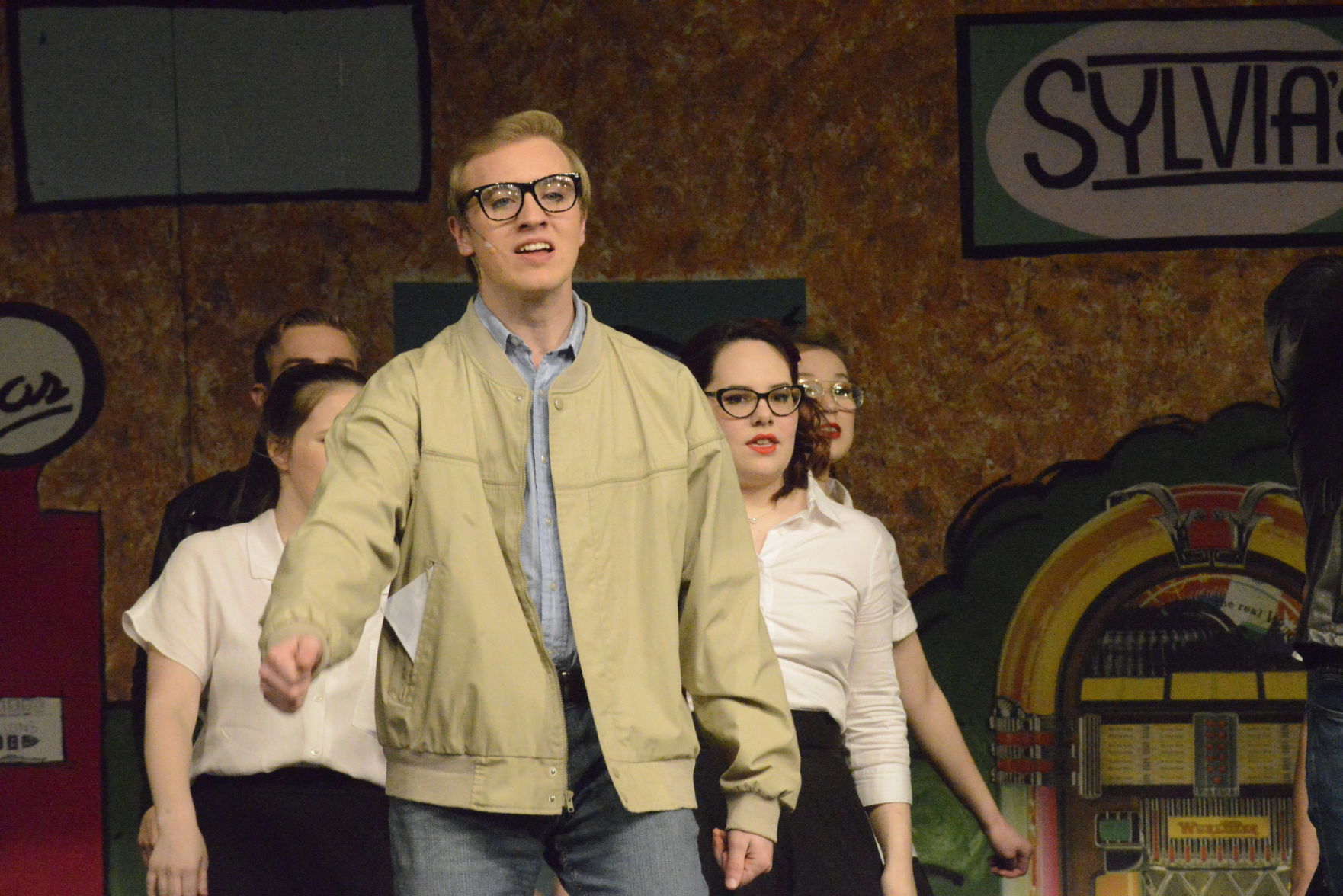 031120 moline musical 195.JPG